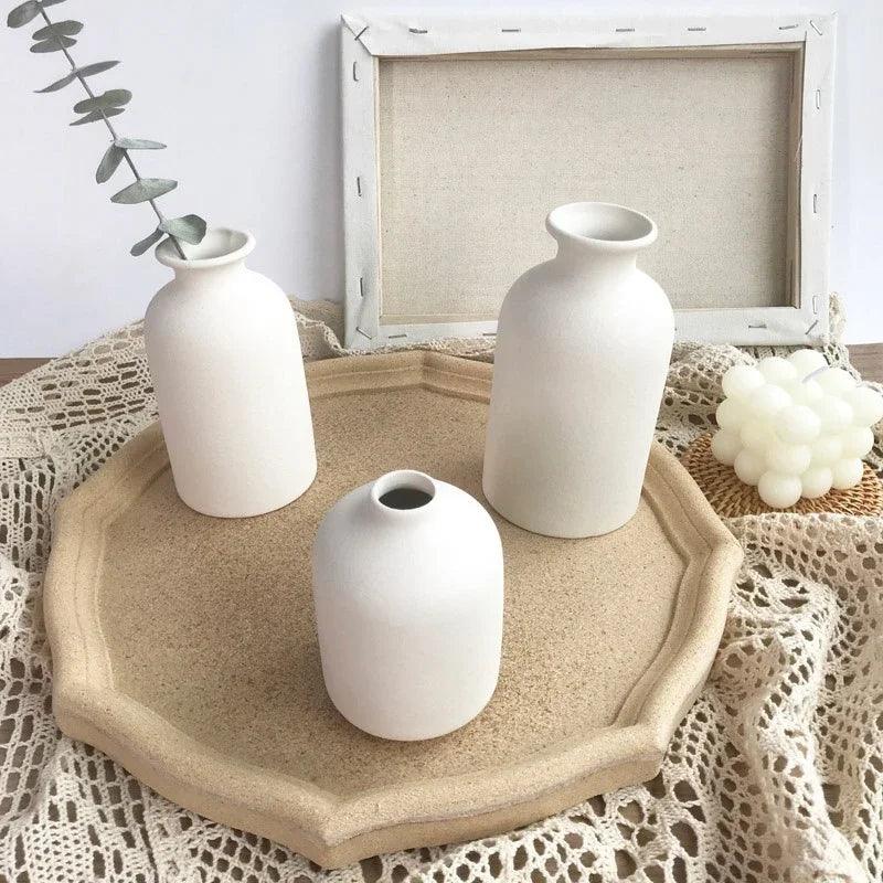 Ins Mini Flower Bottle Decorative Flower White Ceramic Vase Porcelain Vases for Flowers Aesthetic Home Decor Desktop Ornament