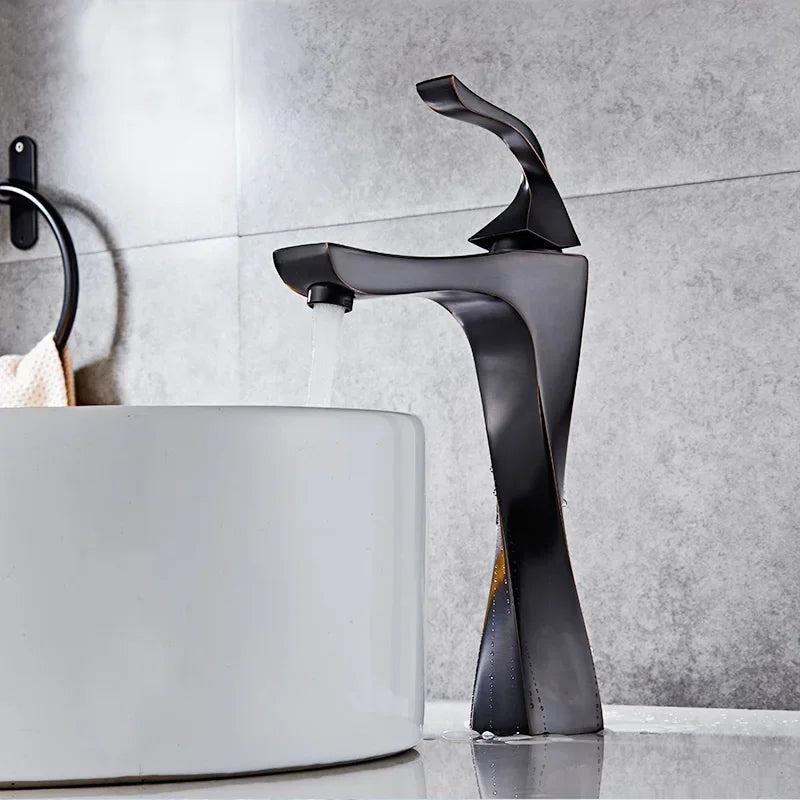 Grifo de lavabo de nuevo diseño, grifo de lavabo de baño negro y cromado, grifos de lavabo de un solo mango, grifo mezclador frío y caliente para lavado de cubierta, grúa