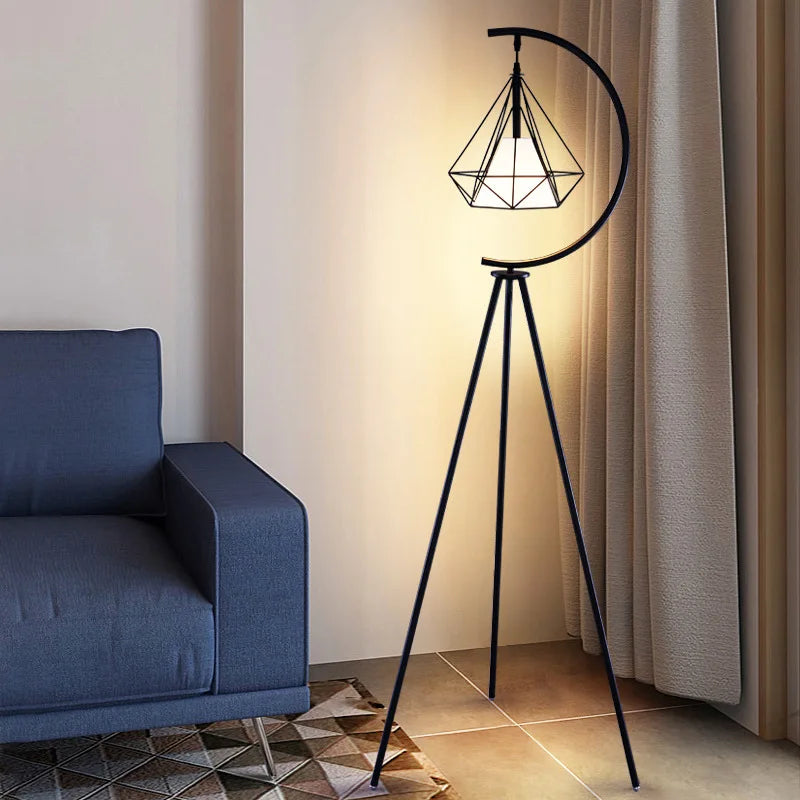 Nordic Modern Black Gold Triangle LED Vertical Floor Lamp Living Room Sofa Corner Light Decoration Art Bedside Reading Lantern