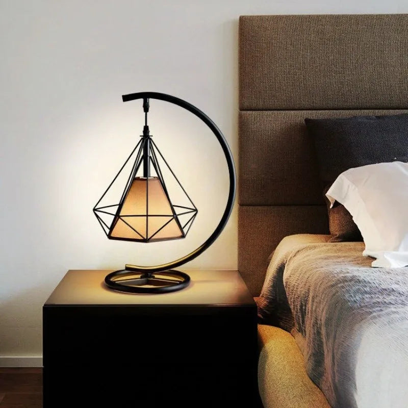 Nordic Modern Black Gold Triangle LED Vertical Floor Lamp Living Room Sofa Corner Light Decoration Art Bedside Reading Lantern