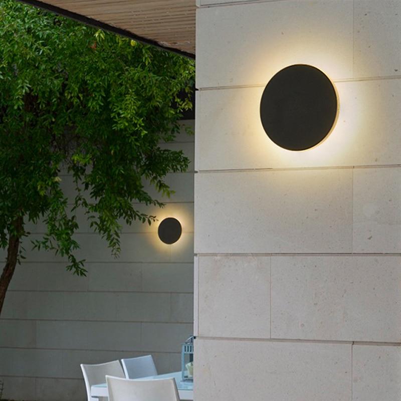 Modern Disc Wall Lamp with Stunning Reflection Effect